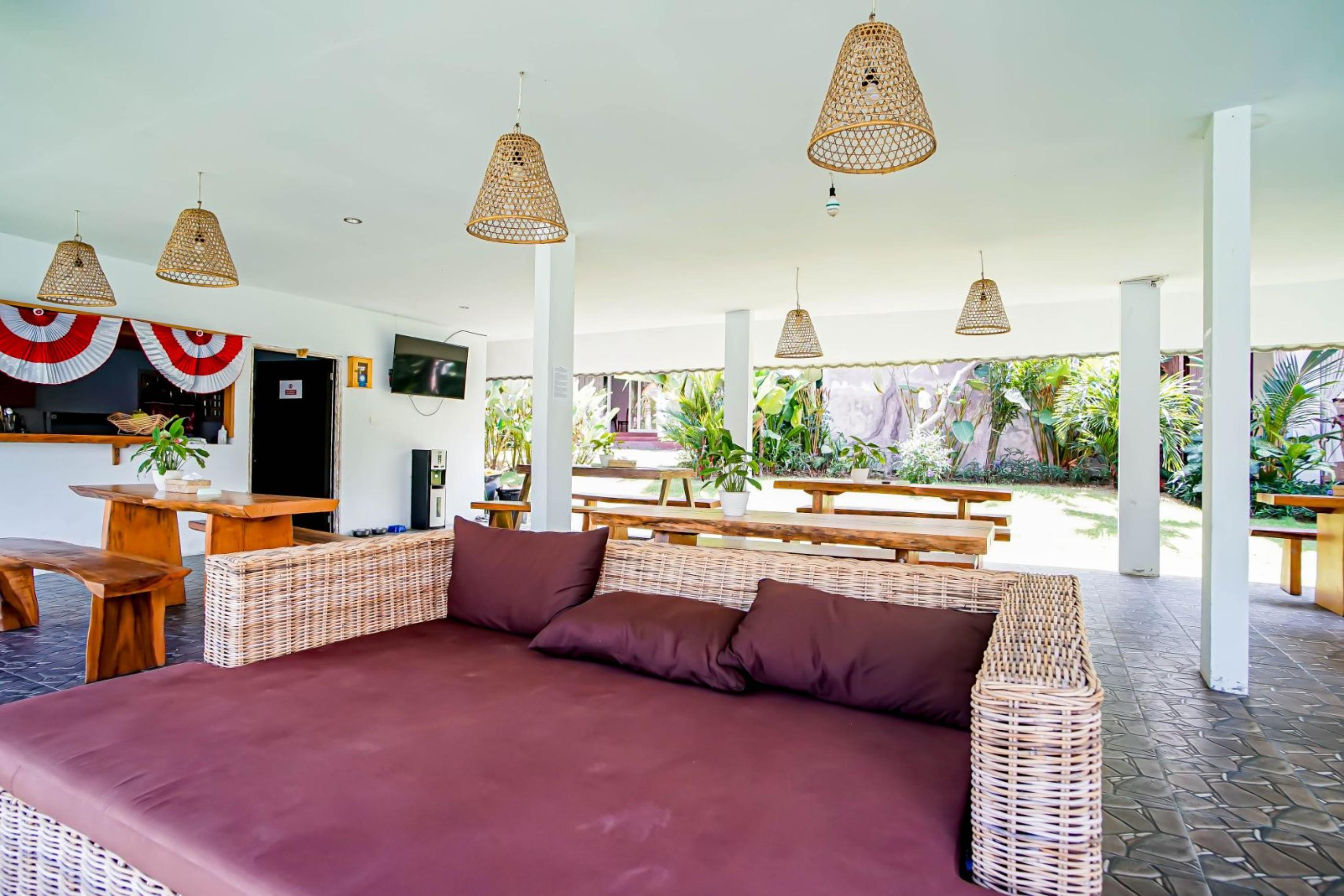 Agung Wiwin Homestay & Restaurant Mengwi ภายนอก รูปภาพ