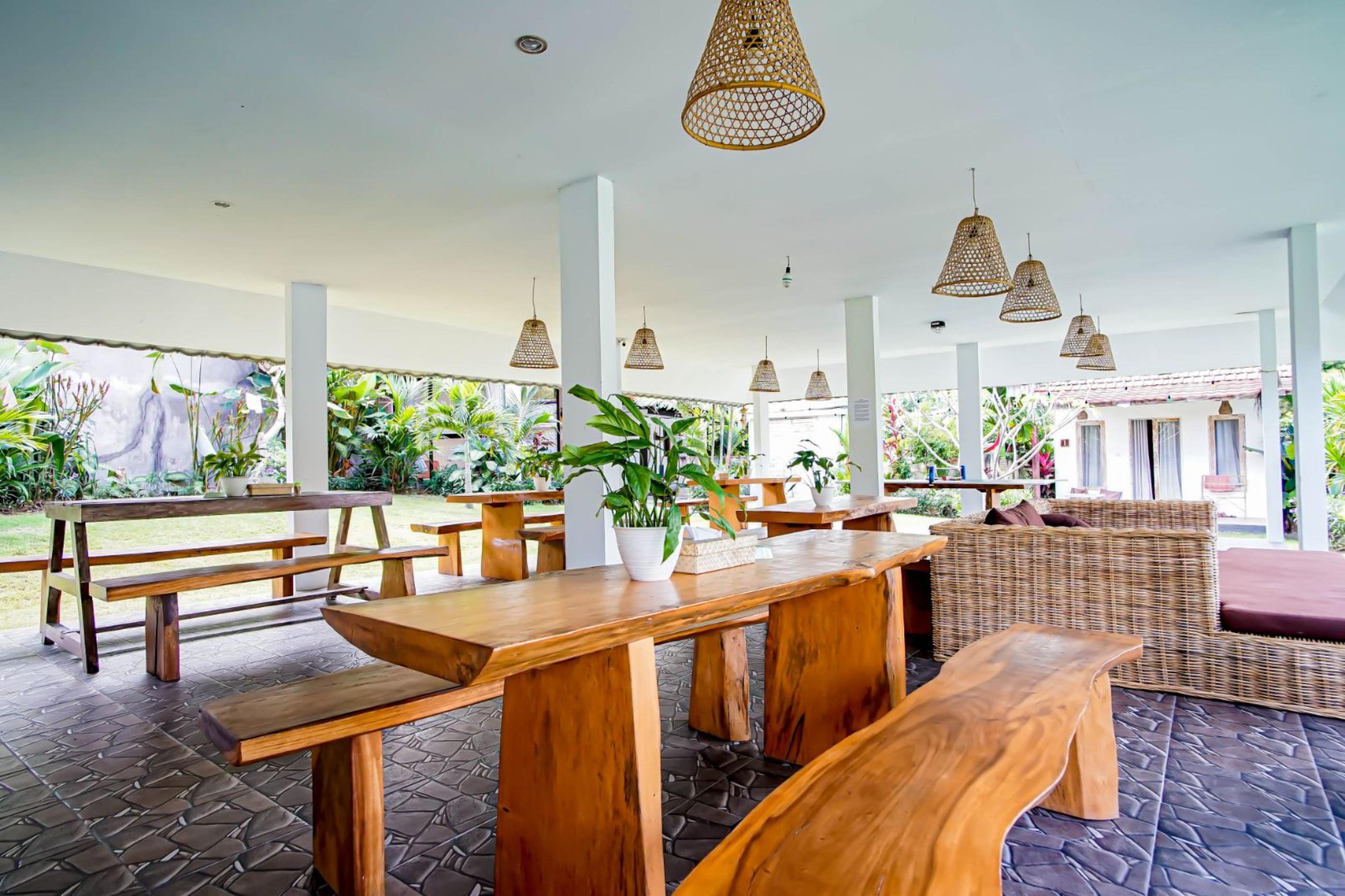 Agung Wiwin Homestay & Restaurant Mengwi ภายนอก รูปภาพ
