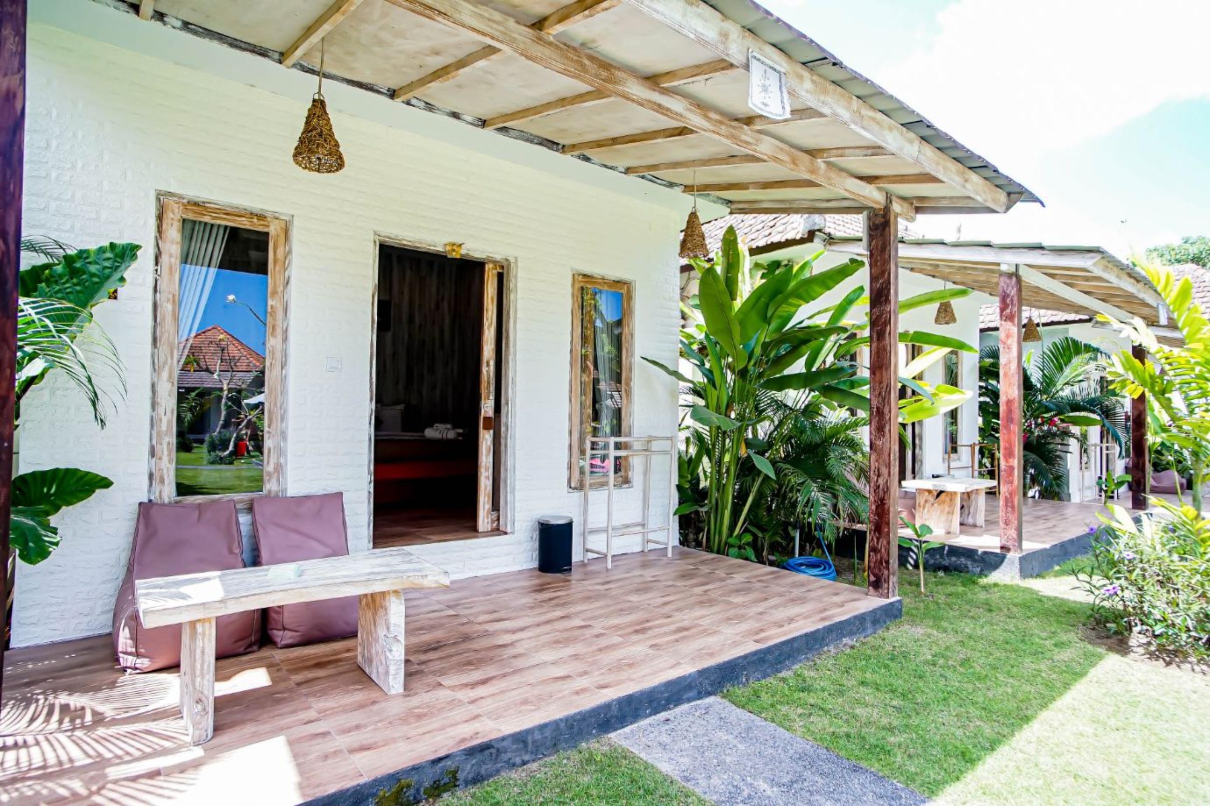 Agung Wiwin Homestay & Restaurant Mengwi ภายนอก รูปภาพ