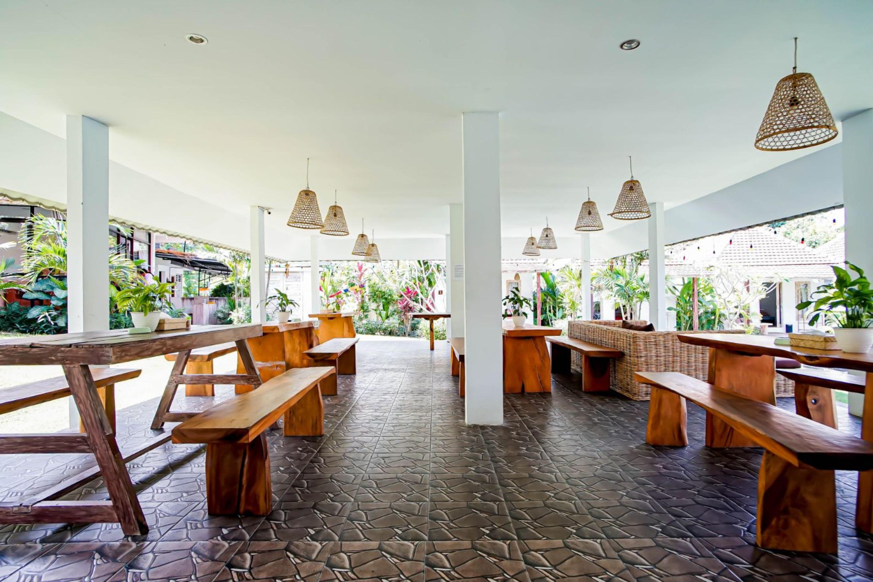 Agung Wiwin Homestay & Restaurant Mengwi ภายนอก รูปภาพ
