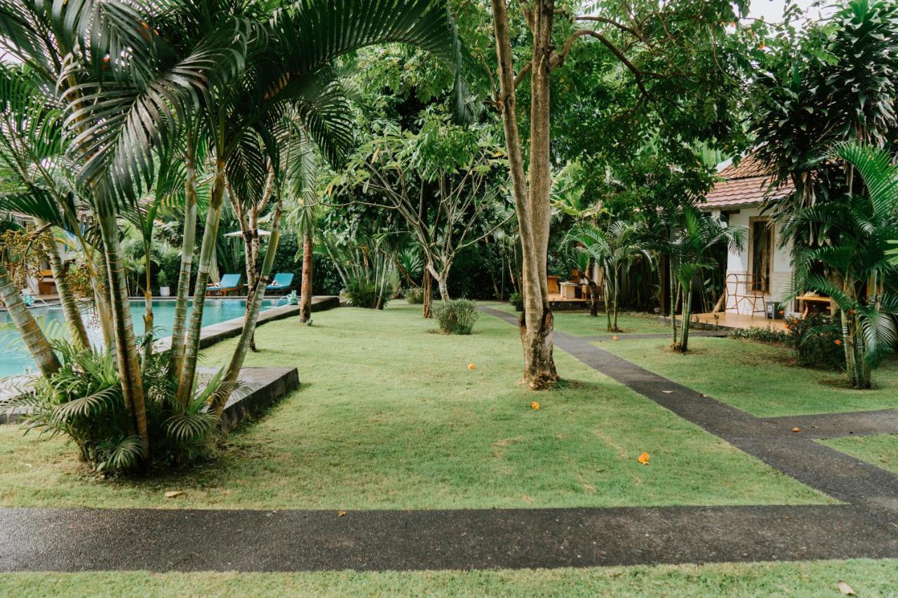 Agung Wiwin Homestay & Restaurant Mengwi ภายนอก รูปภาพ