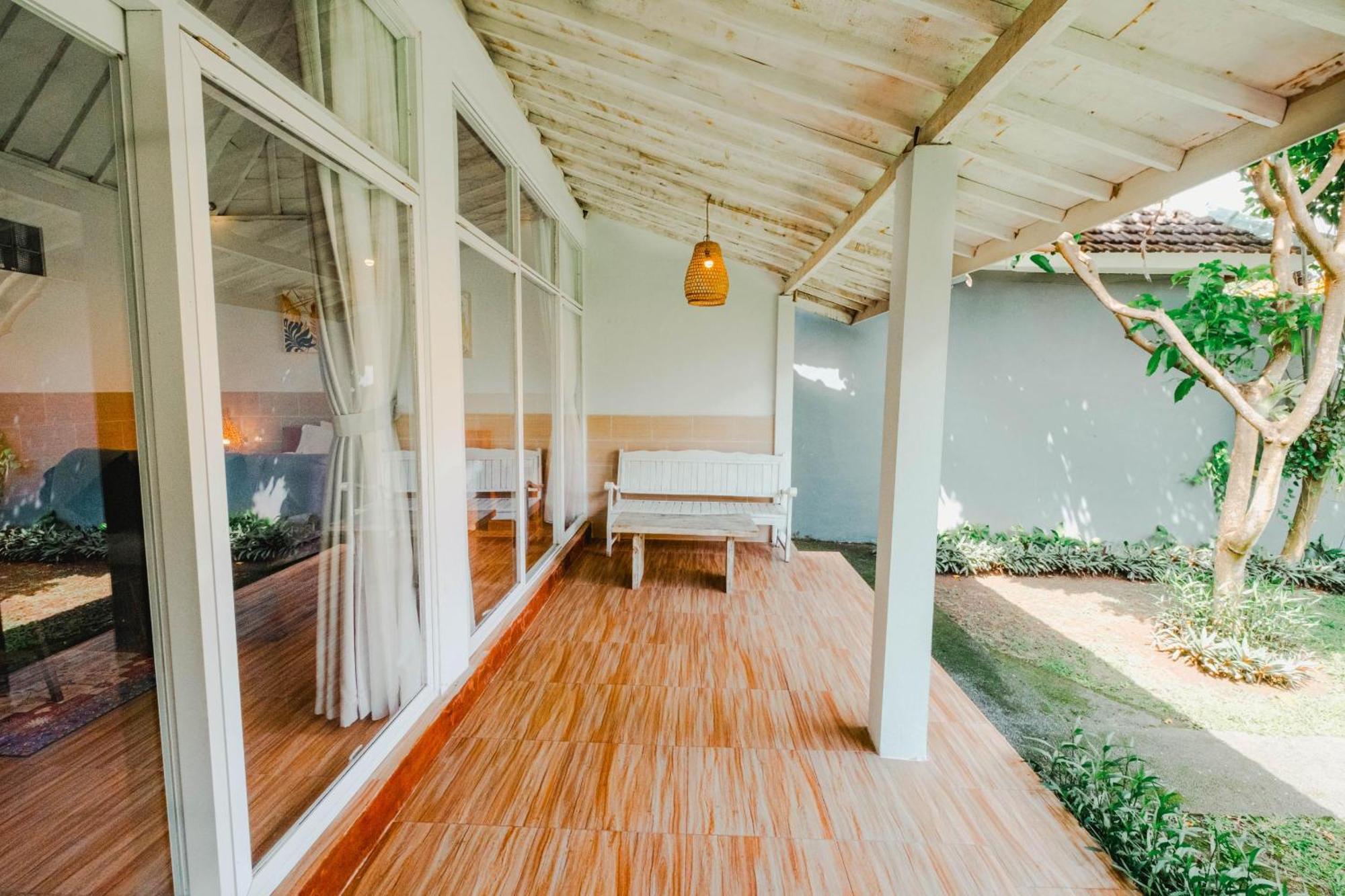 Agung Wiwin Homestay & Restaurant Mengwi ภายนอก รูปภาพ