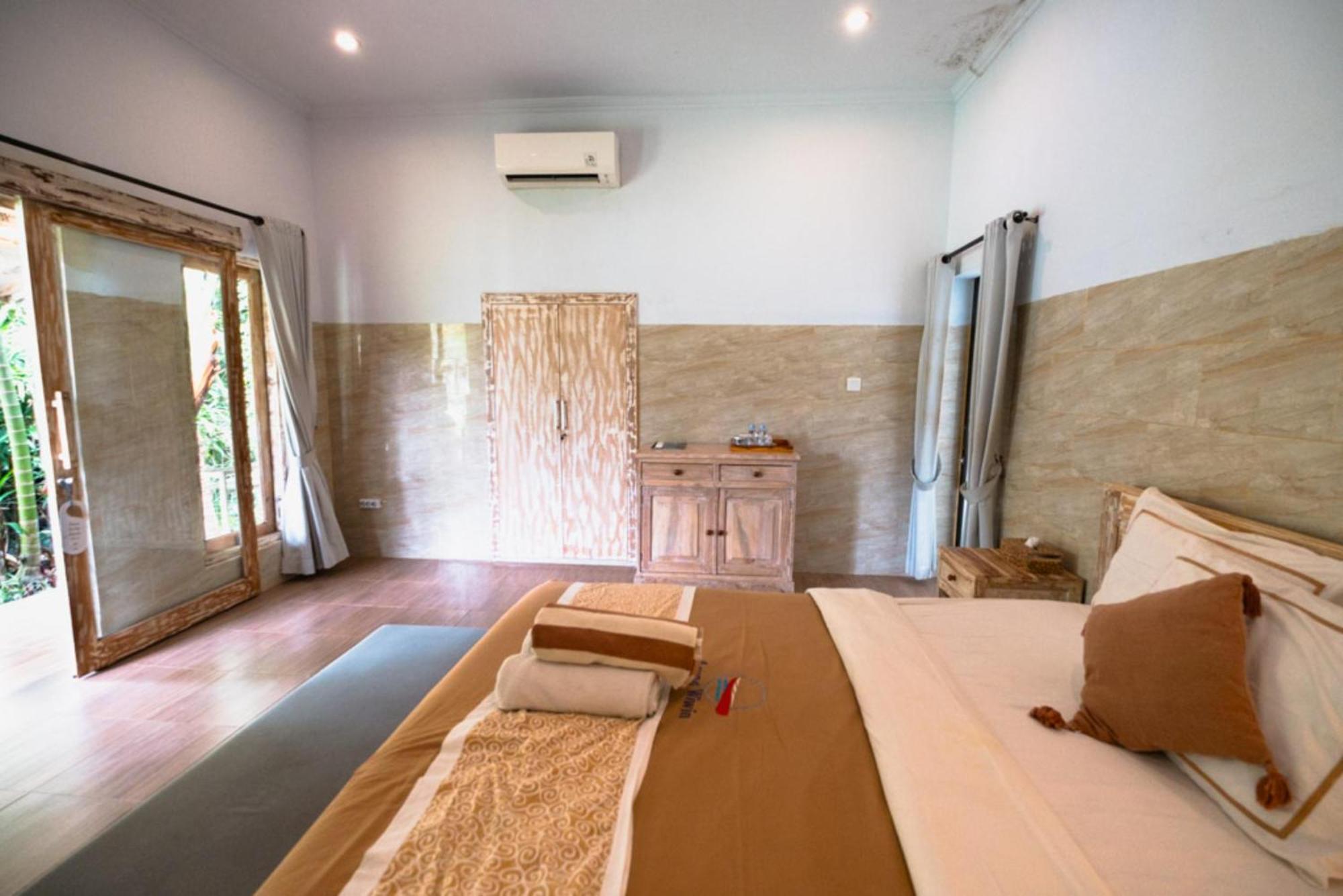 Agung Wiwin Homestay & Restaurant Mengwi ภายนอก รูปภาพ